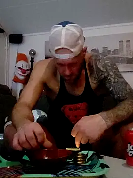 Snapshot of eltoulou chatting on 10.29.25 eltoulou online show from 10.29.25