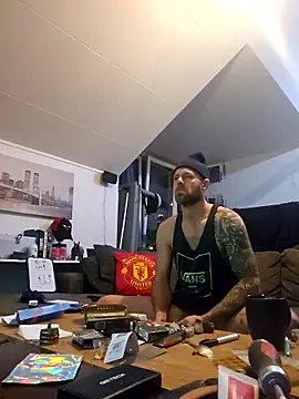 Snapshot of eltoulou chatting on 01.06.26 eltoulou online show from 01.06.26