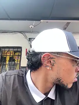 Snapshot of Alex_Teau chatting on 03.08.25 Alex Teau online show from 03.08.25