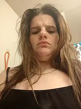 Snapshot of BeckiTooSweet chatting on 12.27.24 BeckiTooSweet online show from 12.27.24