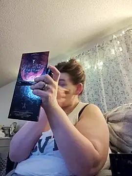 Snapshot of BeckiTooSweet chatting on 02.25.25 BeckiTooSweet online show from 02.25.25