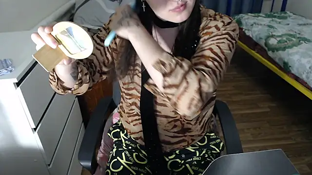 EvaMiron online show from 09.15.25