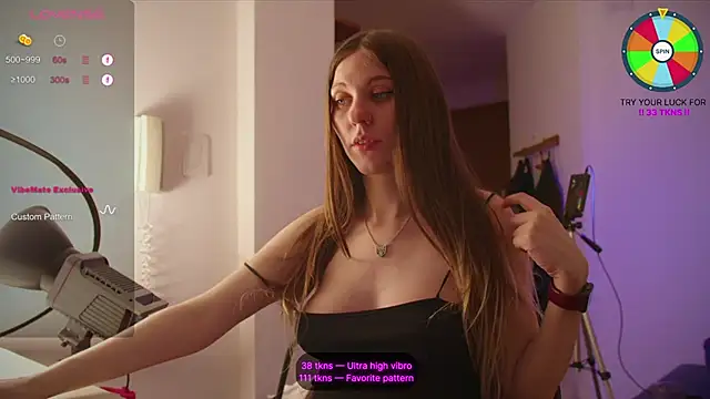 Snapshot of VunderSEX chatting on 01.01.25 VunderSEX online show from 01.01.25