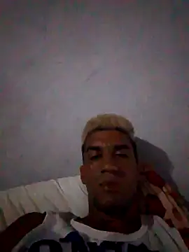 Snapshot of fieltoprj1 chatting on 01.08.25 fieltoprj1 online show from 01.08.25