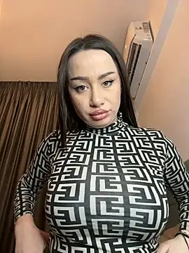 Snapshot of deliaroyal chatting on 02.27.25 deliaroyal online show from 02.27.25