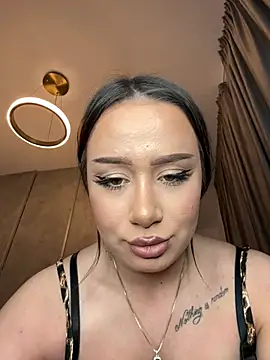 Snapshot of deliaroyal chatting on 03.16.25 deliaroyal online show from 03.16.25