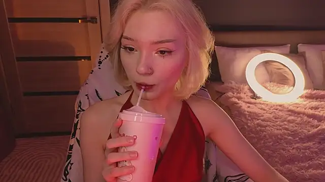 Snapshot of SandraBoyl chatting on 01.30.25 SandraBoyl online show from 01.30.25