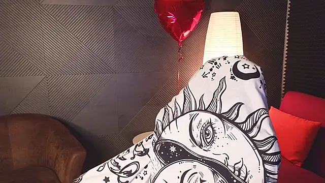 Snapshot of SandraBoyl chatting on 02.25.25 SandraBoyl online show from 02.25.25