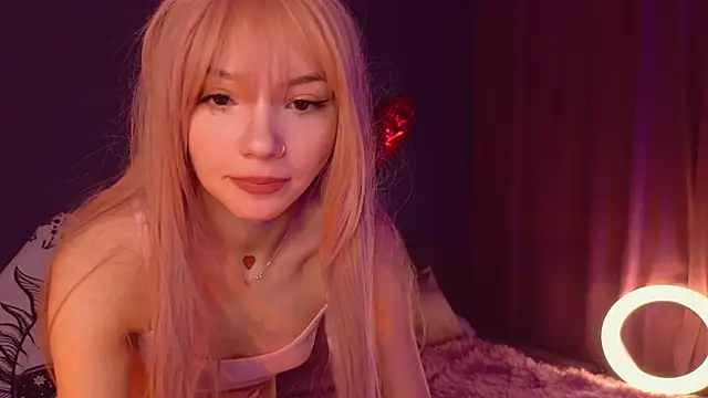 Snapshot of SandraBoyl chatting on 03.05.25 SandraBoyl online show from 03.05.25