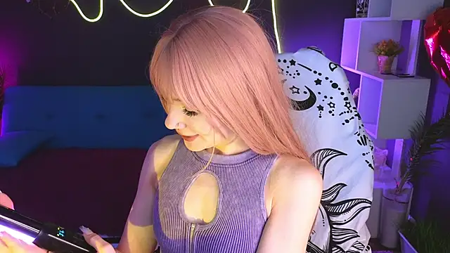 Snapshot of SandraBoyl chatting on 03.08.25 SandraBoyl online show from 03.08.25