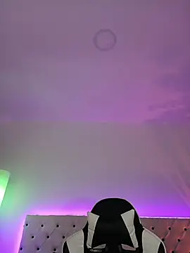 Elektra Queen online show from 12.17.25