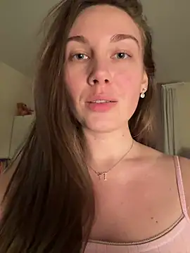 Snapshot of JasminJames chatting on 04.21.26 JasminJames online show from 04.21.26