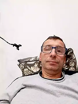 Snapshot of Anastasio33 chatting on 10.04.25 Anastasio33 online show from 10.04.25