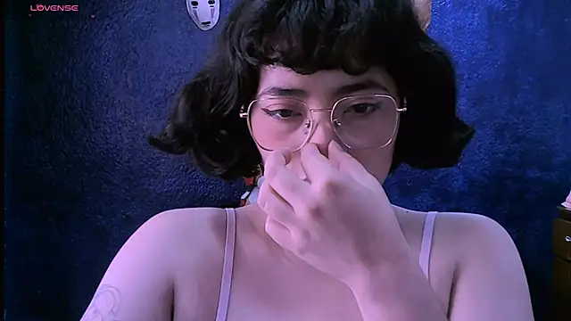 NinaYellow online show from 12.06.24