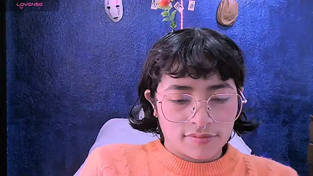 NinaYellow online show from 12.11.24