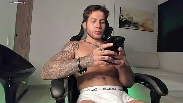 Snapshot of LucianSinclair chatting on 09.14.25 LucianSinclair online show from 09.14.25