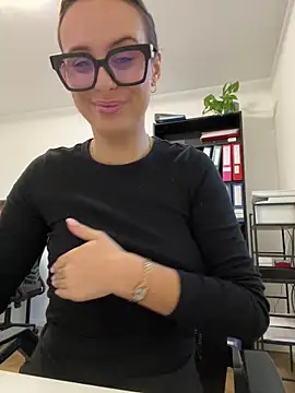 Hii Lolla online show from 12.01.25