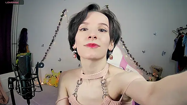 Snapshot of Violet_Veliya chatting on 12.04.24 Violet Veliya online show from 12.04.24