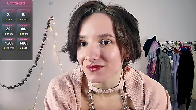 Snapshot of Violet_Veliya chatting on 09.19.25 Violet Veliya online show from 09.19.25