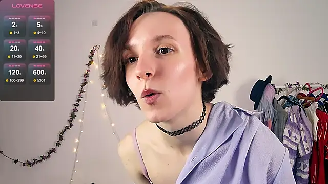 Snapshot of Violet_Veliya chatting on 09.26.25 Violet Veliya online show from 09.26.25