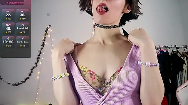 Snapshot of Violet_Veliya chatting on 10.09.25 Violet Veliya online show from 10.09.25