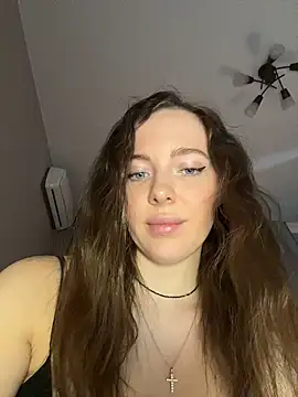 Snapshot of -SweetDi- chatting on 02.18.26 -SweetDi- online show from 02.18.26