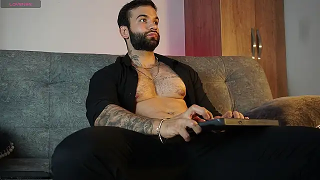 Snapshot of MarkHazze chatting on 10.30.25 MarkHazze online show from 10.30.25