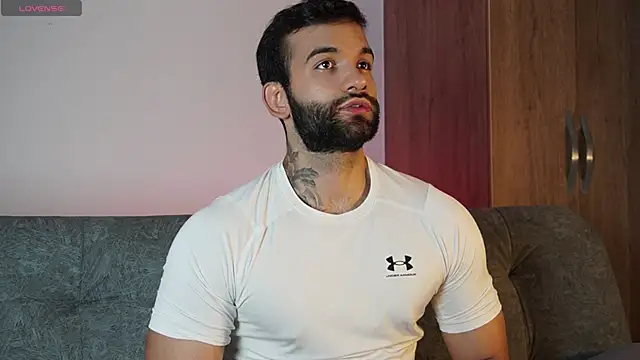 Snapshot of MarkHazze chatting on 10.31.25 MarkHazze online show from 10.31.25