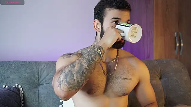 Snapshot of MarkHazze chatting on 11.02.25 MarkHazze online show from 11.02.25