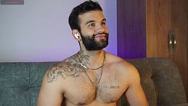 Snapshot of MarkHazze chatting on 11.03.25 MarkHazze online show from 11.03.25