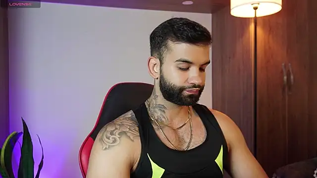 Snapshot of MarkHazze chatting on 11.14.25 MarkHazze online show from 11.14.25