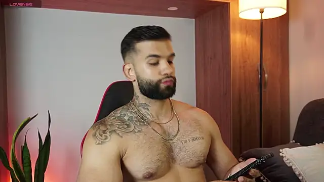 Snapshot of MarkHazze chatting on 11.24.25 MarkHazze online show from 11.24.25