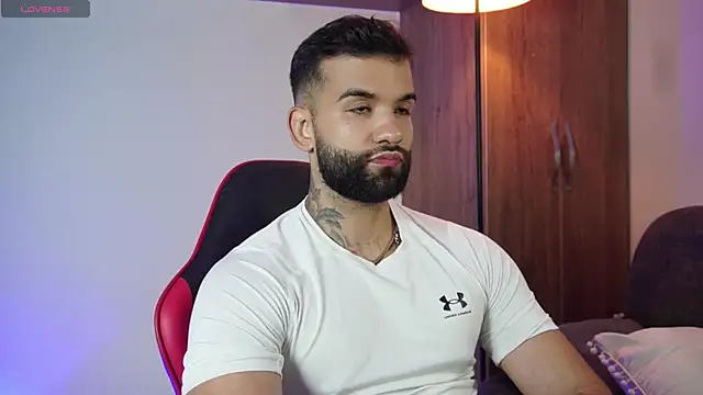 Snapshot of MarkHazze chatting on 11.24.25 MarkHazze online show from 11.24.25