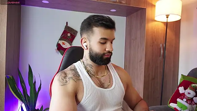 Snapshot of MarkHazze chatting on 11.30.25 MarkHazze online show from 11.30.25