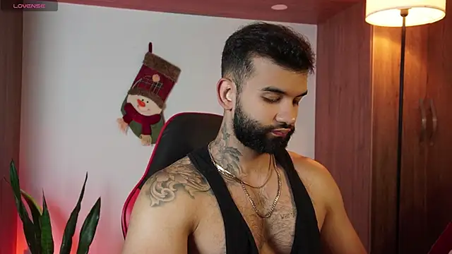 Snapshot of MarkHazze chatting on 12.02.25 MarkHazze online show from 12.02.25