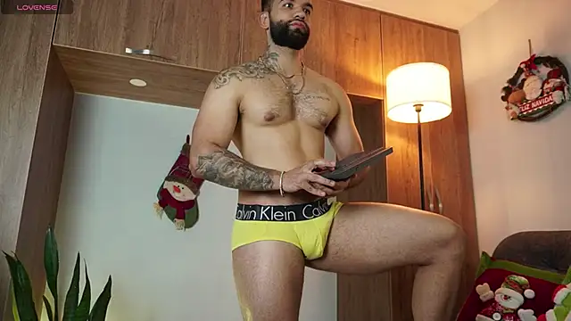 Snapshot of MarkHazze chatting on 12.02.25 MarkHazze online show from 12.02.25