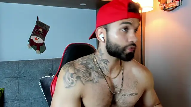 Snapshot of MarkHazze chatting on 12.15.25 MarkHazze online show from 12.15.25