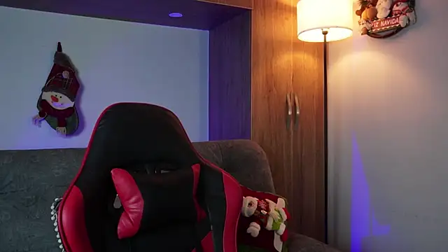 Snapshot of MarkHazze chatting on 12.18.25 MarkHazze online show from 12.18.25