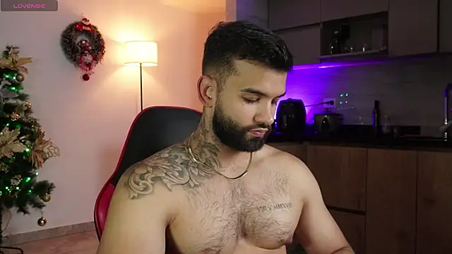 Snapshot of MarkHazze chatting on 12.23.25 MarkHazze online show from 12.23.25