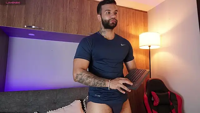 Snapshot of MarkHazze chatting on 01.06.26 MarkHazze online show from 01.06.26