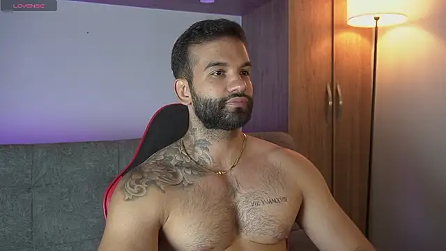 Snapshot of MarkHazze chatting on 02.14.26 MarkHazze online show from 02.14.26