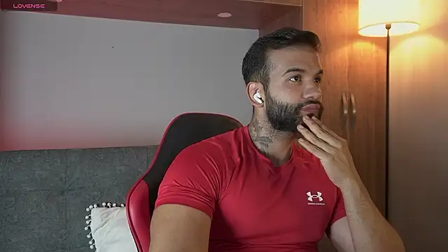 Snapshot of MarkHazze chatting on 02.14.26 MarkHazze online show from 02.14.26