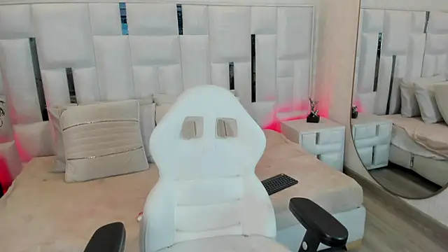 imkrystall online show from 11.28.25