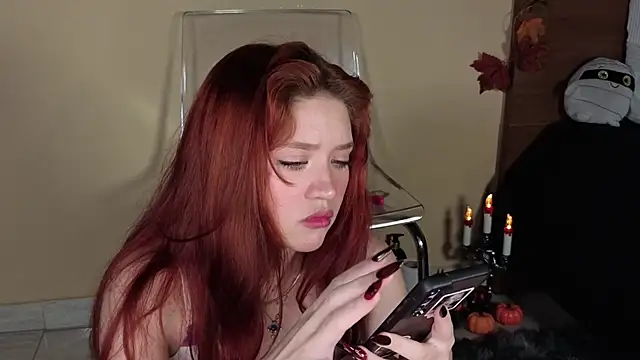 Snapshot of Ivanna_Diamon chatting on 10.19.25 Ivanna Diamon online show from 10.19.25