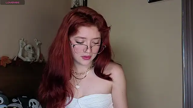 Snapshot of Ivanna_Diamon chatting on 10.26.25 Ivanna Diamon online show from 10.26.25