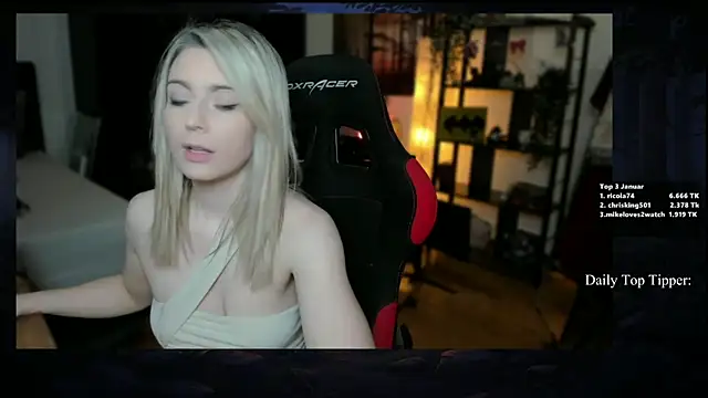 Lisaonthemoon online show from 01.25.25