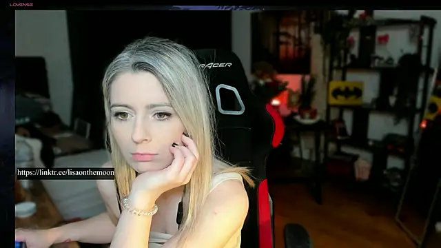 Lisaonthemoon online show from 03.06.25