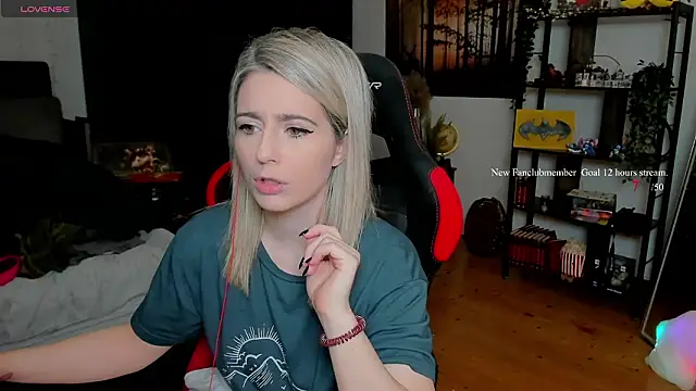 Lisaonthemoon online show from 03.04.26