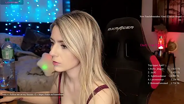 Lisaonthemoon online show from 04.23.26