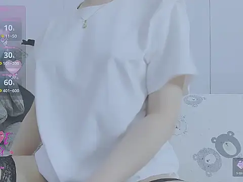 Snapshot of Linh_diudang chatting on 10.11.25 Linh diudang online show from 10.11.25